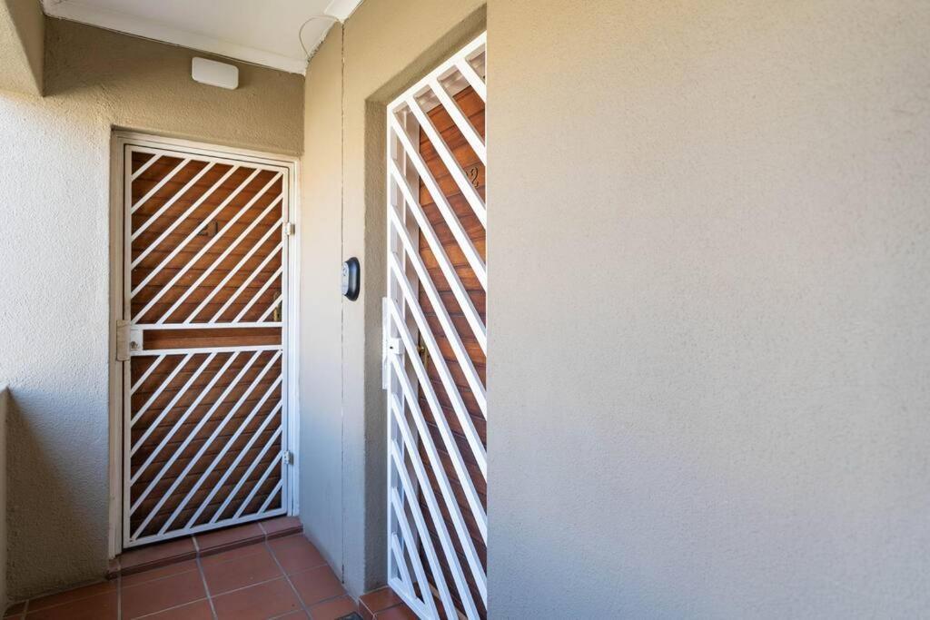Modern Apartment In Culturally Vibrant Melville 22 Johannesburg Exterior photo