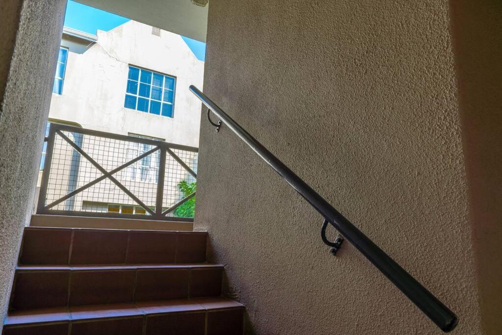 Modern Apartment In Culturally Vibrant Melville 22 Johannesburg Exterior photo