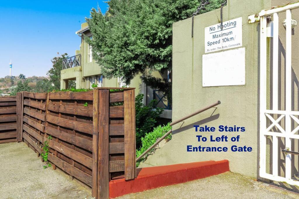Modern Apartment In Culturally Vibrant Melville 22 Johannesburg Exterior photo