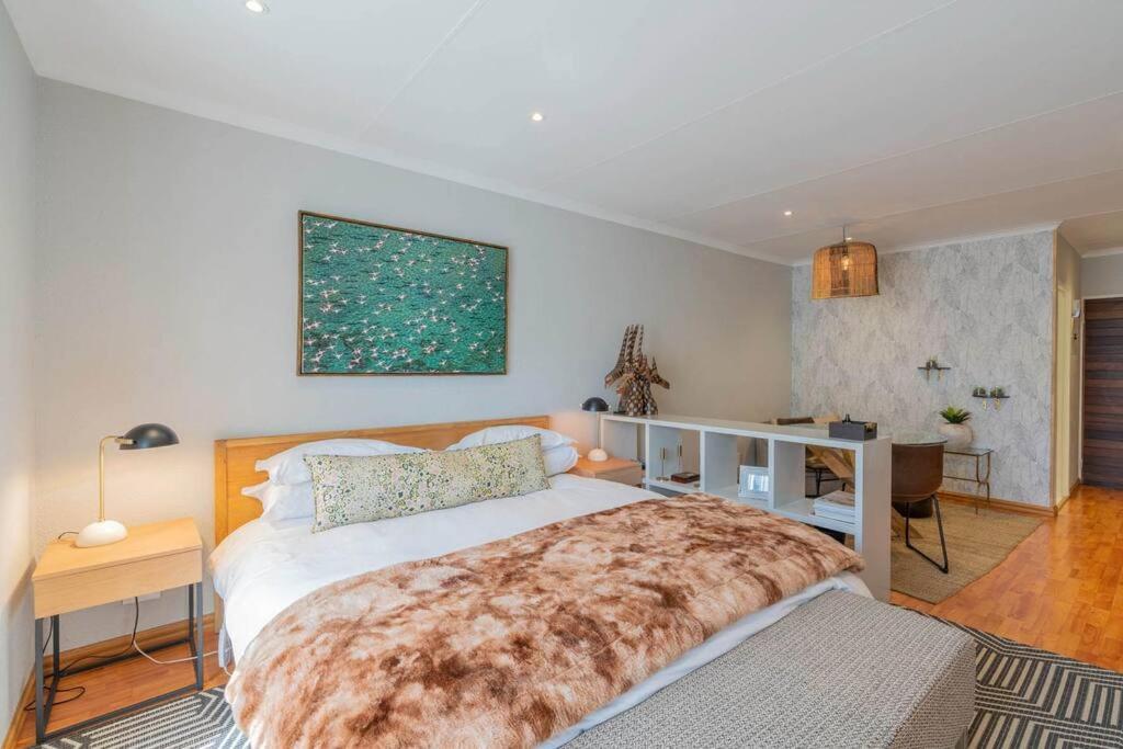 Modern Apartment In Culturally Vibrant Melville 22 Johannesburg Exterior photo
